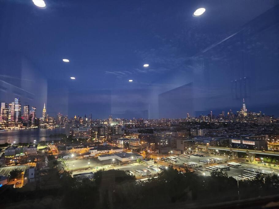 Elegant 2 Bed Gem! Mins From Nyc Apartment Юниън Сити Екстериор снимка