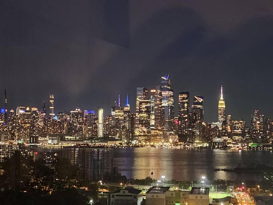 Elegant 2 Bed Gem! Mins From Nyc Apartment Юниън Сити Екстериор снимка