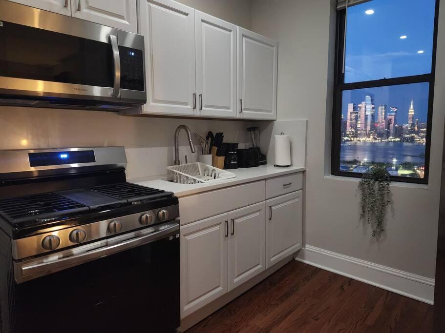 Elegant 2 Bed Gem! Mins From Nyc Apartment Юниън Сити Екстериор снимка